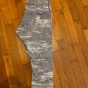 Lululemon capris leggings